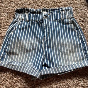 Cute Ruffle Shorts Size S! Perfect for 4th of July